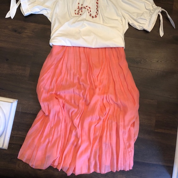 new directions Dresses & Skirts - NWT New Direction 1X Coral Maxi Skirt